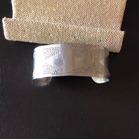 ? Jewelry - Outstanding bracelet